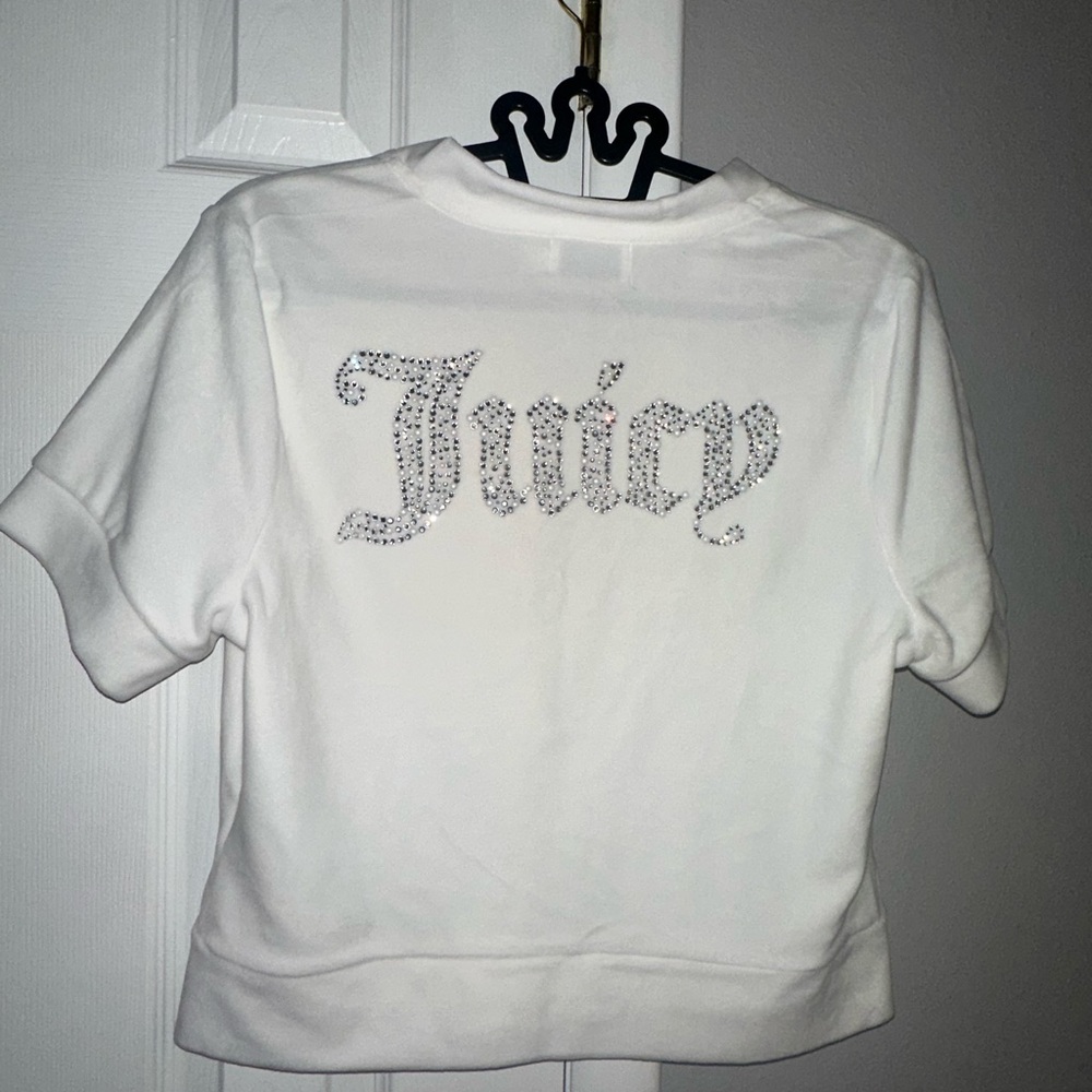 NWOT white Juicy Couture short sleeve velour zip up with pearl detail